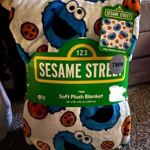 Sesame Street Twin Size Soft Plush Blanket